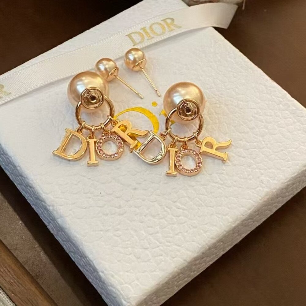 Dior letter earrings - Picture 1 of 5